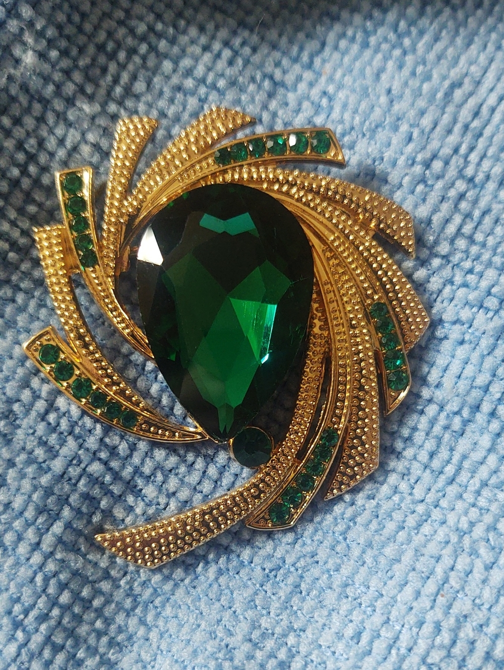 Art Deco Style Swirl Brooch